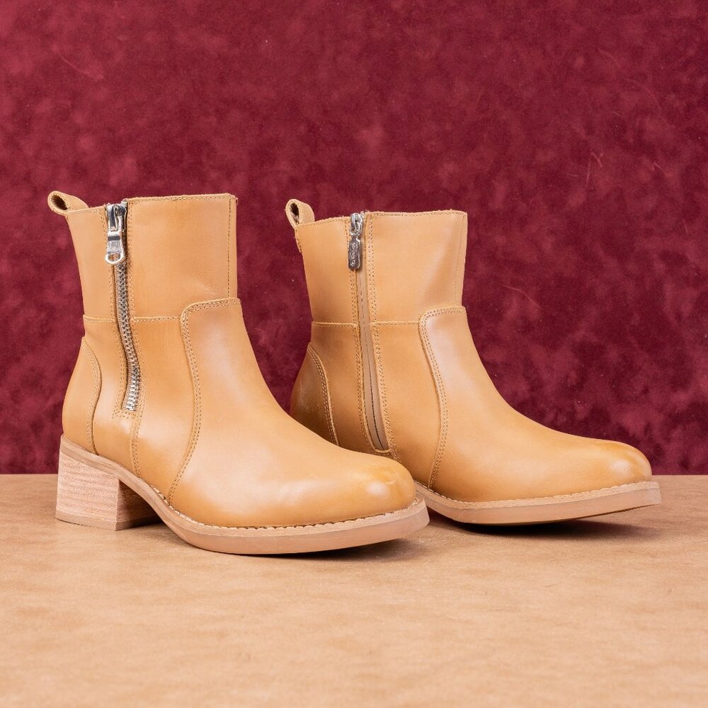 Blondo Women Carmine Banana Leather Zip Waterproof Moto Ankle Boots sz 8.5